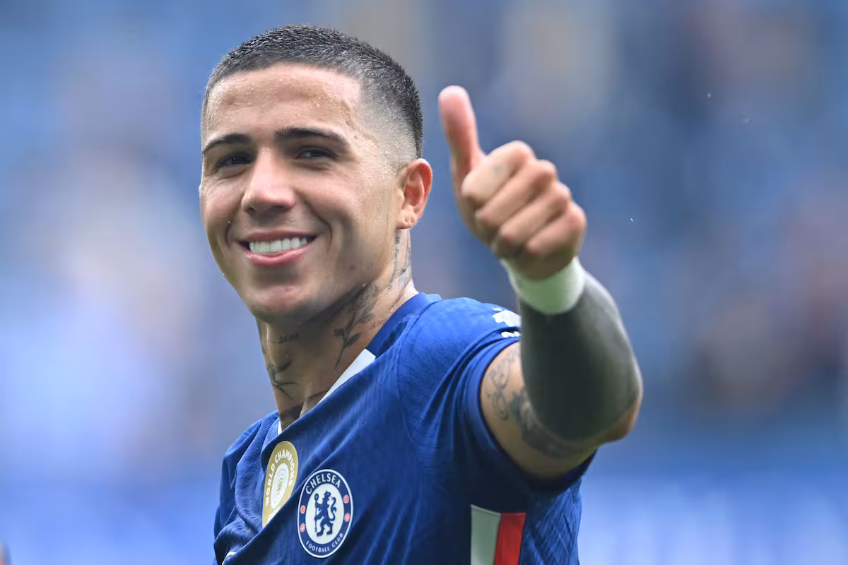 enzo-fernandez-es-la-gran-figura-de-chelsea-JAI362H73FE2RBO2HCUXIZGURI.JPG