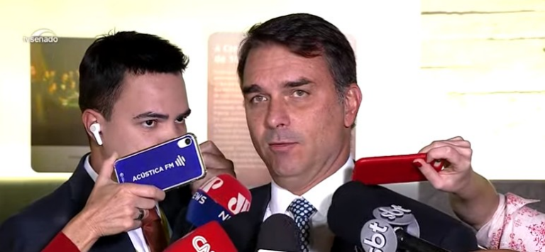 flavio-bolsonaro-cpi-8-de-janeiro.png