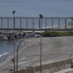 frontera-en-la-playa-del-tarajal-en-ceuta-en-una-imagen-de-archivo.jpeg