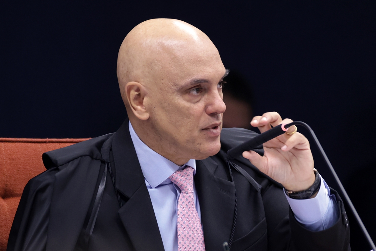 gravata-ministro-alexandre-de-moraes-julgamento-bolsonaro-stf-ferragamo-2.jpg