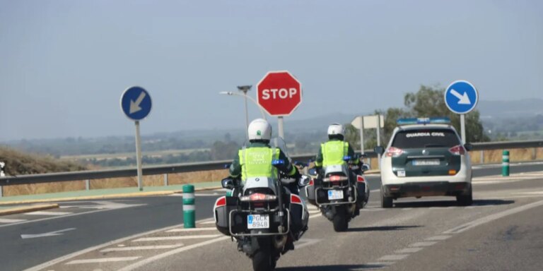 guardia-civil-moto-U38557101707VOh-1024x512@diario_abc.jpg