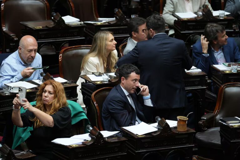 karina-banfi-y-rodrigo-de-loredo-diputados-del-CNKTQ6LG5VG3RPQWBCGGCSA5DI.JPG
