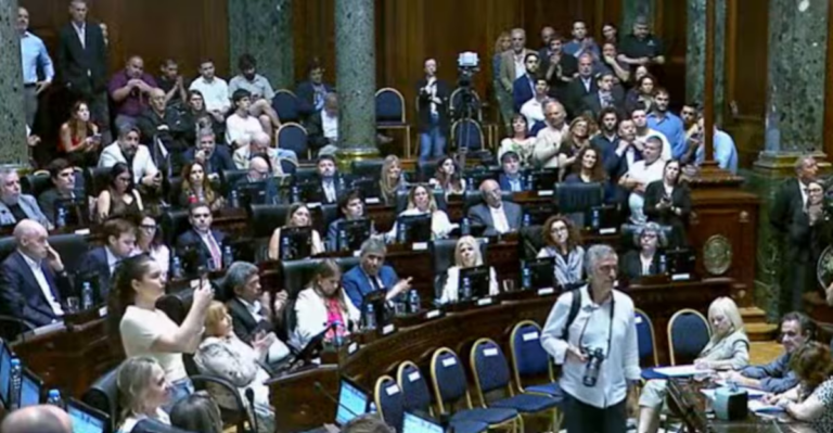 la-legislatura-portena-celebro-este-mediodia-su-QXIPRCUNRBGMHPVZQLLTW3FL5I.png