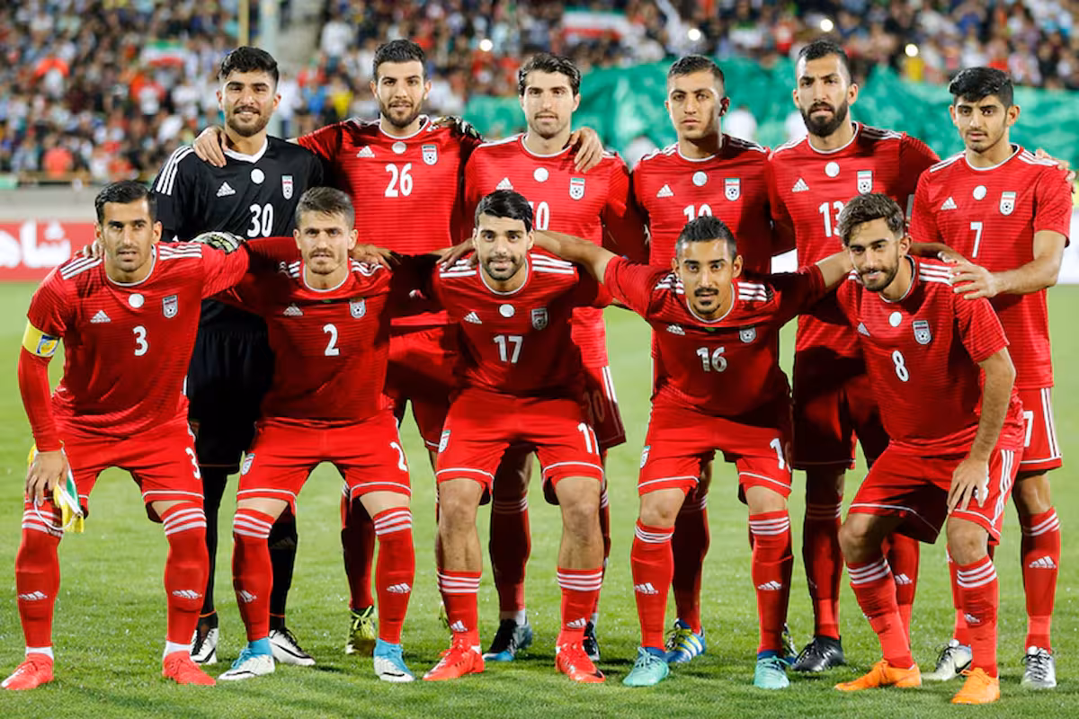 la-seleccion-de-iran-en-el-ojo-de-la-XC63TS2TM5C3LDVPNX7AX2H6SA.jpg