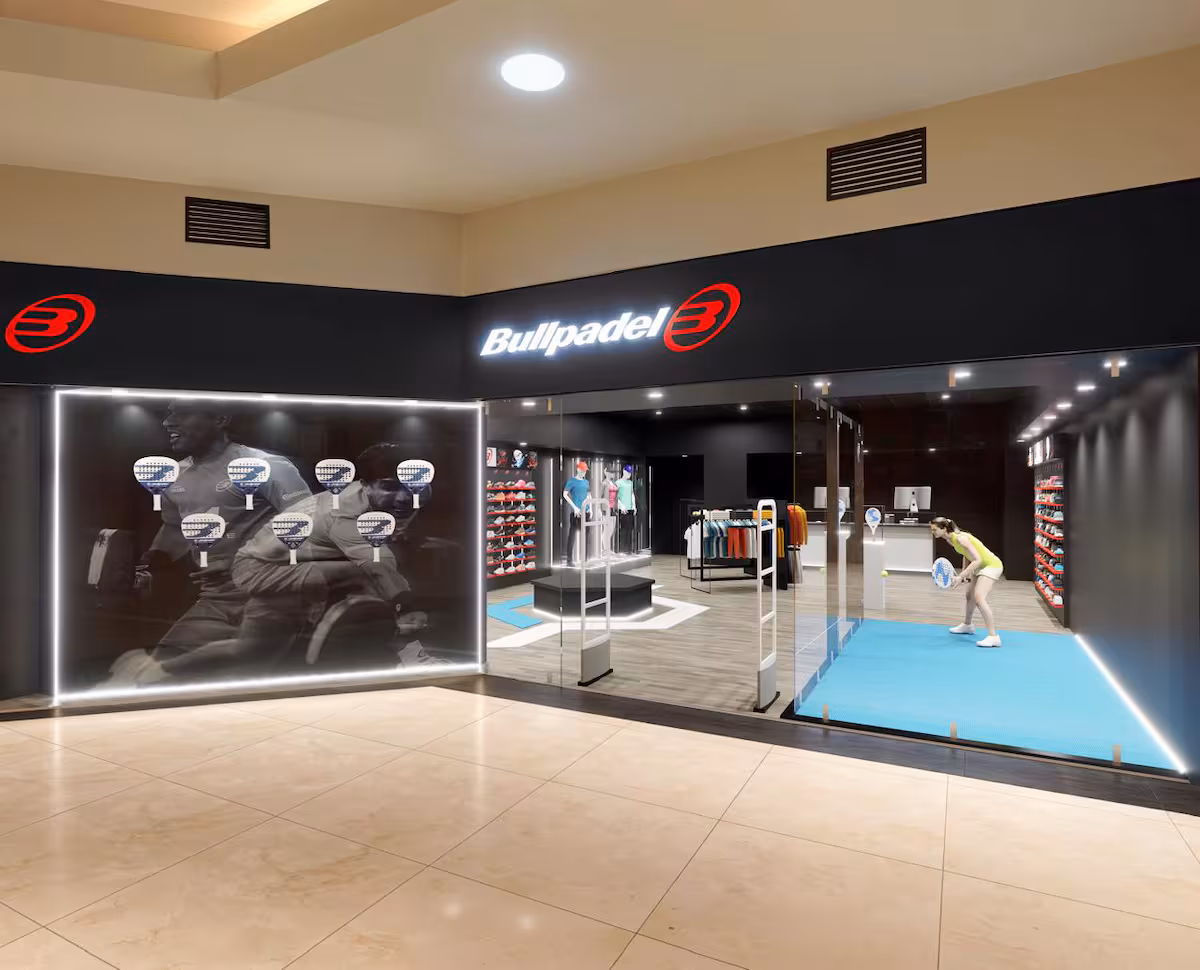 las-primeras-tiendas-oficiales-de-bullpadel-MGNFOX7DSJGMXH6YNR7H2PDJ44.jpg