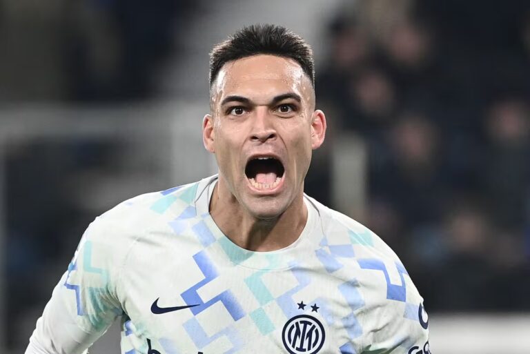 lautaro-martinez-festeja-su-gol-que-le-dio-la-ZAUYQMXRBJC2JPRF6EVHIW5RBM.jpg