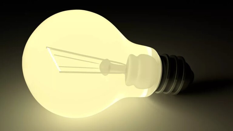 light-bulb-1173249-1920.jpg