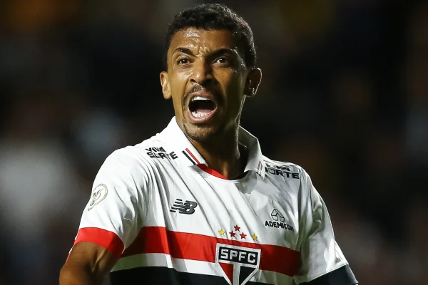 luiz-gustavo-1.jpg