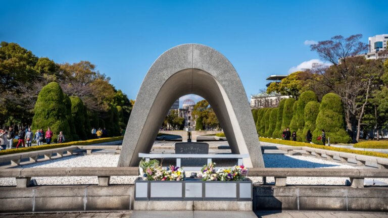 memorial-a-las-victimas-de-la-bomba-de-hiroshima.jpeg
