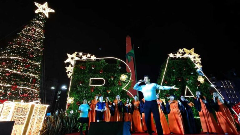 obelisco-encendido-de-luces-por-la-proximidad-de-navidad-20251208-2150148.jpg