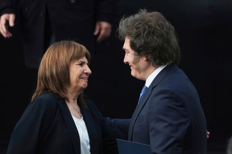 patricia-bullrich-y-javier-ZCWK4ACE2ZFDRFSFOHFDQ5NENU.jpg