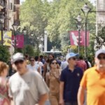 The community’s population grows with the arrival of 19,034 immigrants