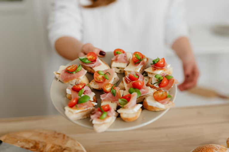 receta-de-canapes-navidenos-para-comer-antes-del-3XQM6JLLIZC7VEOIQ6KC2OSSN4.png