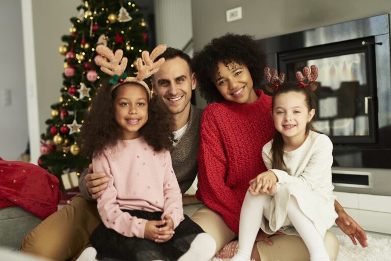 retrato-de-familia-feliz-comemorando-o-natal-1-.jpg