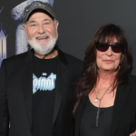 rob-reiner-junto-a-su-esposa-michele-singer-NTUVM3CMBFCJXAEAZZPD2EC2GE.png