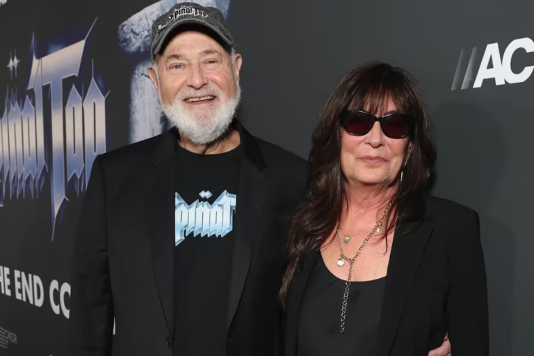 rob-reiner-junto-a-su-esposa-michele-singer-NTUVM3CMBFCJXAEAZZPD2EC2GE.png