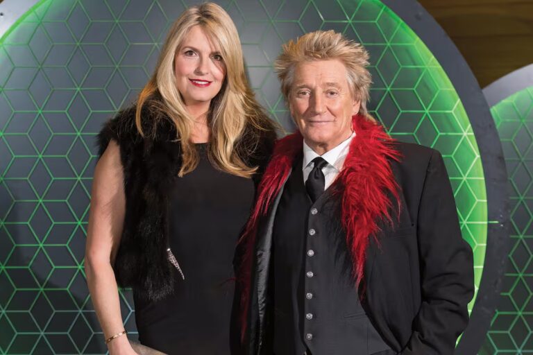 rod-stewart-y-penny-lancaster-llevan-14-anos-GLMCYZE5HFBIJHI7CVDGEXFZBE.jpg