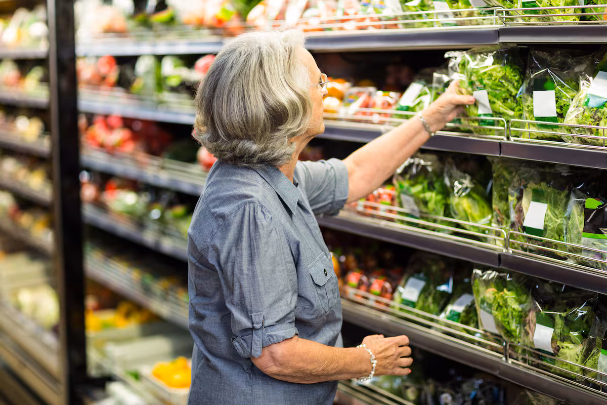 senior-woman-picking-out-some-vegetables-in-E3L434JIOVHABDWHTYEJ6LCF2Y.jpg