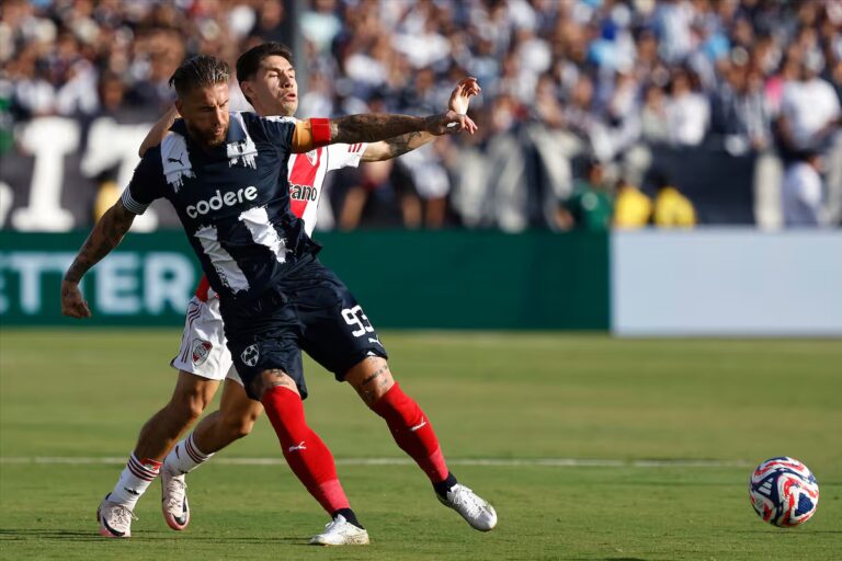 sergio-ramos-con-la-camiseta-de-monterrey-ante-CAE7MFINEVCCRCTURGKEPDDRAU.JPG