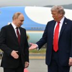 trump-con-putin-durante-el-encuentro-de-ambos-2DKRZTHWIFCCNAPHSURPRJ5W3M.JPG