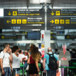 Canary Islands airports will operate 5,689 flights on this Constitution Bridge, 0.14% less.