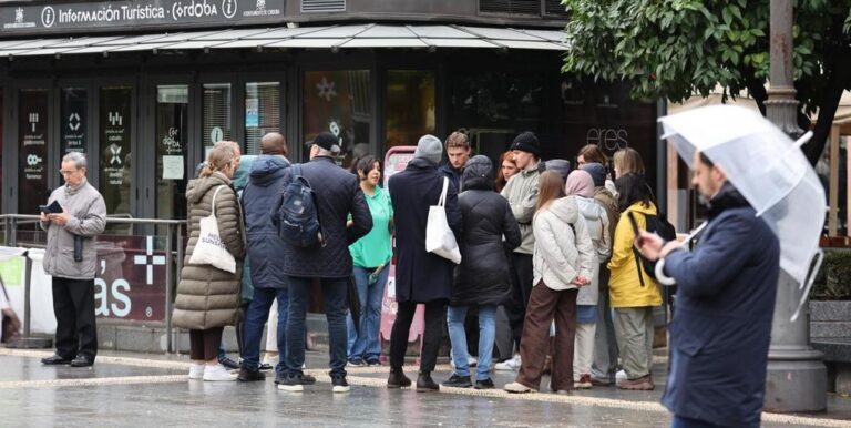 turistas-cordoba-navidad-klYH-1024x512@diario_abc.jpg