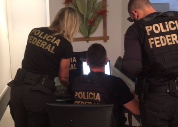 90717491-a-policia-federal-apreendeu-ontem-notebooks-e-celulares-de-um-suspeito-de-nacionalidade.jpg