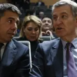 archivo-el-presidente-del-pp-alberto-nunez-feijoo-y-el-president-de-la-comunidad-valenciana-carlos-m.webp