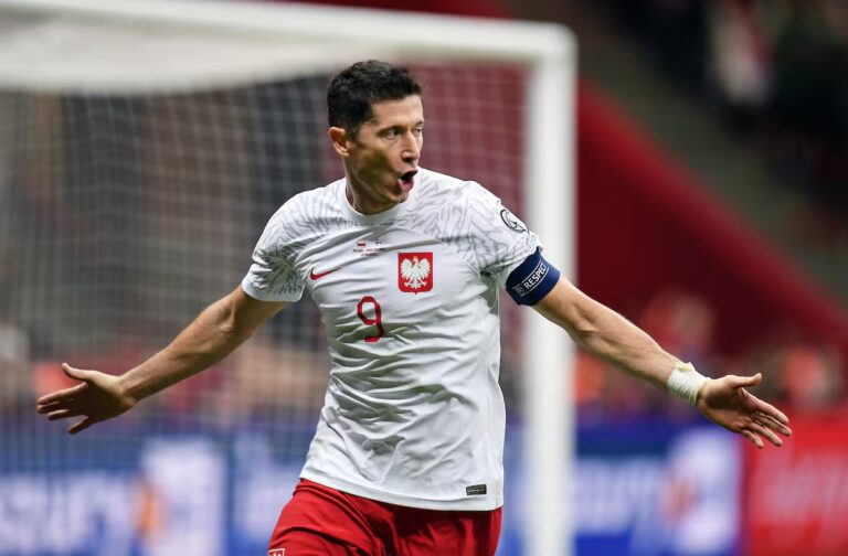polonia-con-robert-lewandowski-apunta-a-llegar-al-ELB27GGYFRBOFM2WD7MWS64KFY.JPG